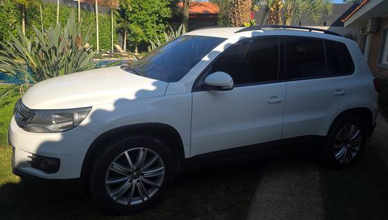 VOLKSWAGEN TIGUAN 1.4 TSI 16V TURBO GASOLINA 4P DSG VOLKSWAGEN TIGUAN 1.4 TSI 16V TURBO GASOLINA 4P DSG
